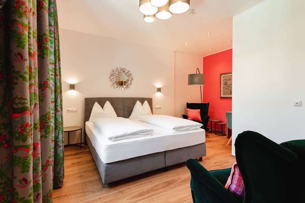 Geräumiges Doppelzimmer im modernen Stil im Hotel Maria Plain